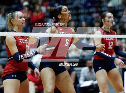 Thumbnail 3 in Wimberly vs. Eagle Mountain (UIL Volleyball 4A D2 Final) photogallery.