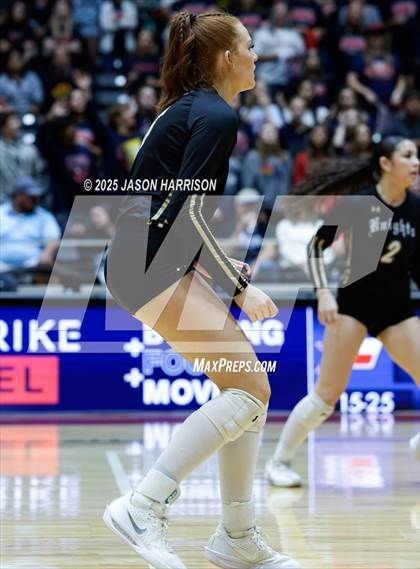 Thumbnail 3 in Wimberly vs. Eagle Mountain (UIL Volleyball 4A D2 Final) photogallery.