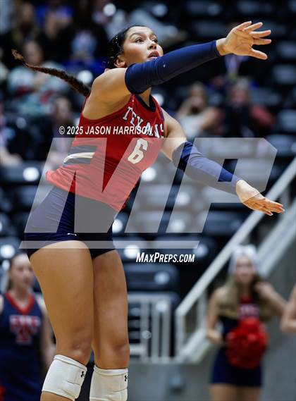 Thumbnail 2 in Wimberly vs. Eagle Mountain (UIL Volleyball 4A D2 Final) photogallery.