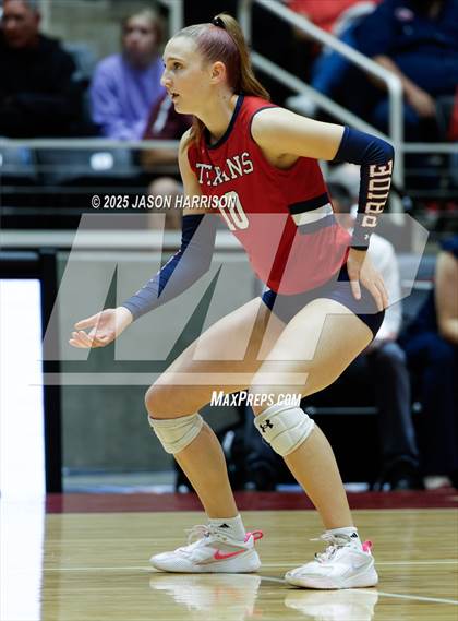 Thumbnail 2 in Wimberly vs. Eagle Mountain (UIL Volleyball 4A D2 Final) photogallery.