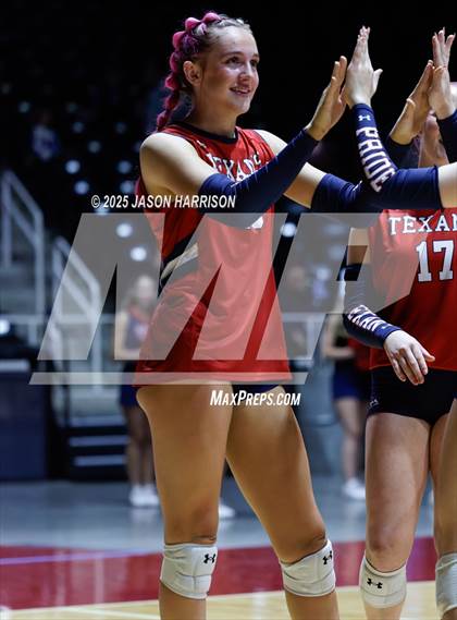 Thumbnail 3 in Wimberly vs. Eagle Mountain (UIL Volleyball 4A D2 Final) photogallery.