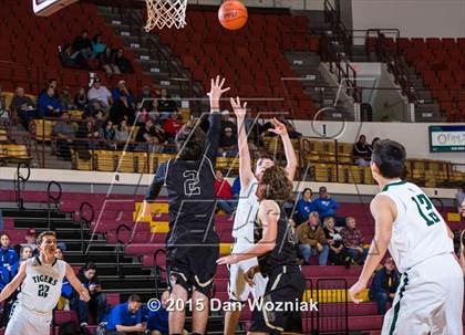 Thumbnail 2 in Blue Ridge vs. Archer City (Fantasy of Lights) photogallery.