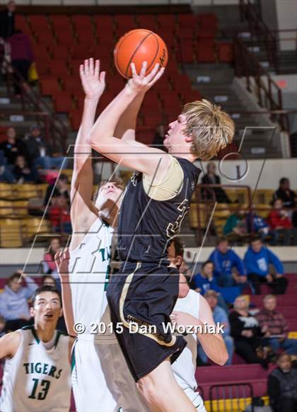 Thumbnail 1 in Blue Ridge vs. Archer City (Fantasy of Lights) photogallery.