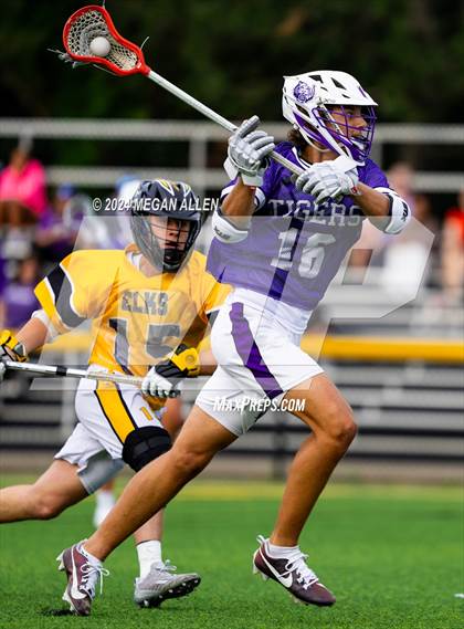 Thumbnail 1 in Pickerington Central @ Centerville (OHSAA Division I Region 3 Regional Quarterfinal) photogallery.
