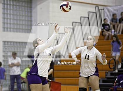 Thumbnail 3 in Grand Saline vs Edgewood photogallery.