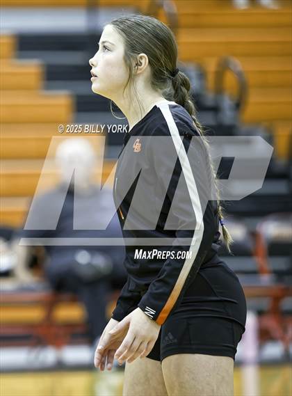 Thumbnail 1 in Grand Saline vs Edgewood photogallery.