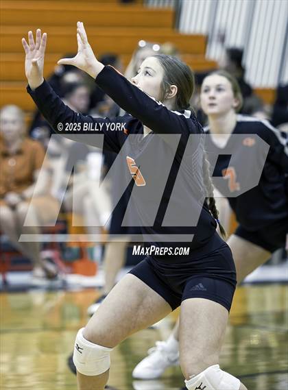 Thumbnail 2 in Grand Saline vs Edgewood photogallery.