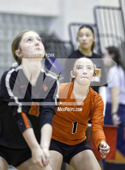 Thumbnail 2 in Grand Saline vs Edgewood photogallery.