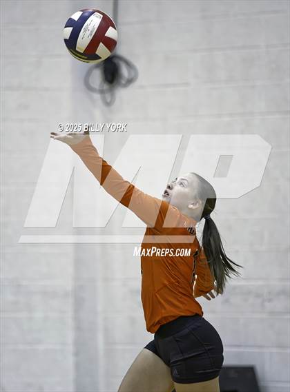 Thumbnail 2 in Grand Saline vs Edgewood photogallery.