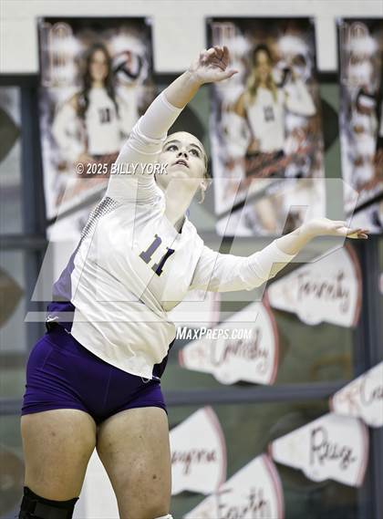 Thumbnail 1 in Grand Saline vs Edgewood photogallery.