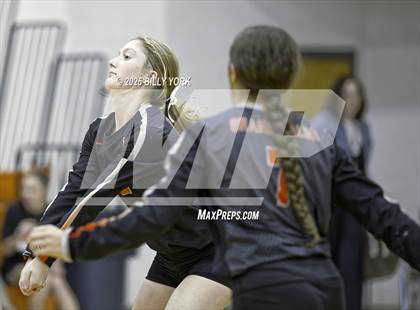 Thumbnail 3 in Grand Saline vs Edgewood photogallery.