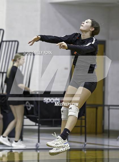 Thumbnail 2 in Grand Saline vs Edgewood photogallery.