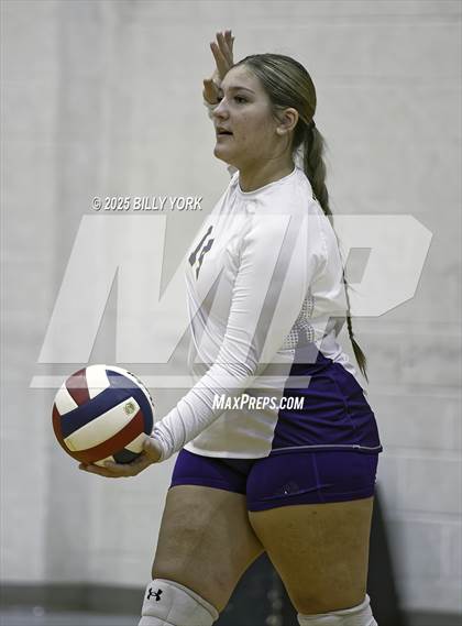 Thumbnail 2 in Grand Saline vs Edgewood photogallery.