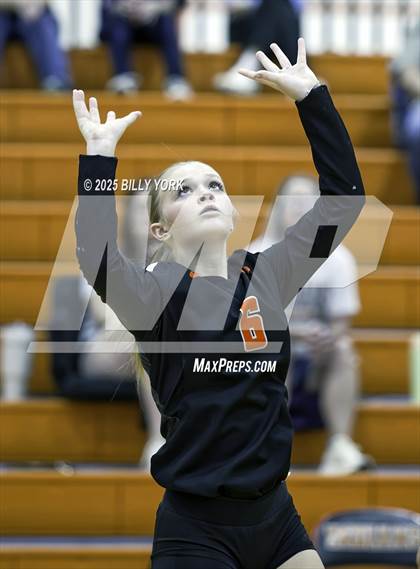 Thumbnail 2 in Grand Saline vs Edgewood photogallery.