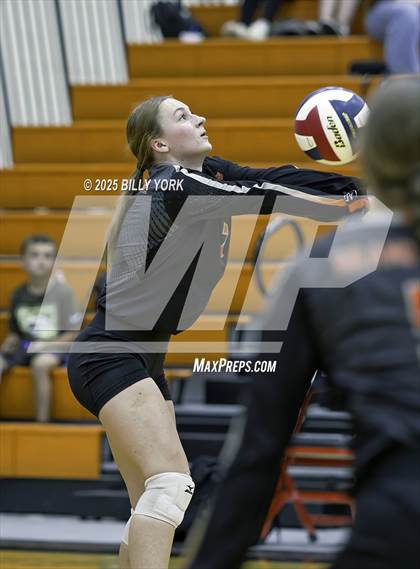 Thumbnail 3 in Grand Saline vs Edgewood photogallery.