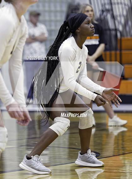 Thumbnail 1 in Grand Saline vs Edgewood photogallery.