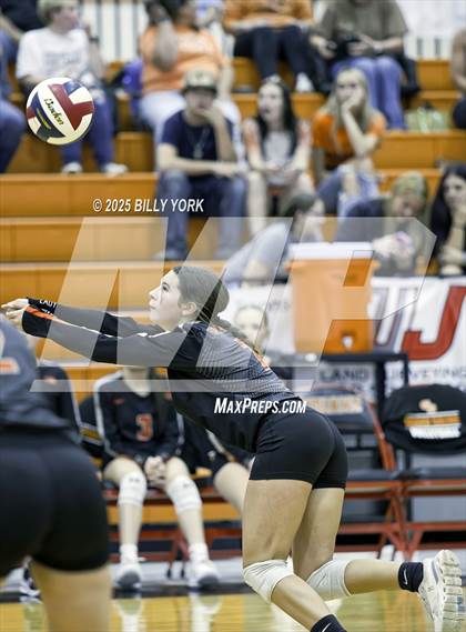 Thumbnail 3 in Grand Saline vs Edgewood photogallery.