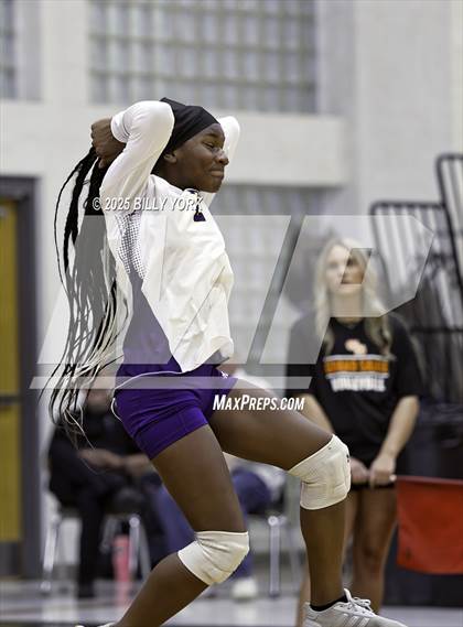 Thumbnail 1 in Grand Saline vs Edgewood photogallery.