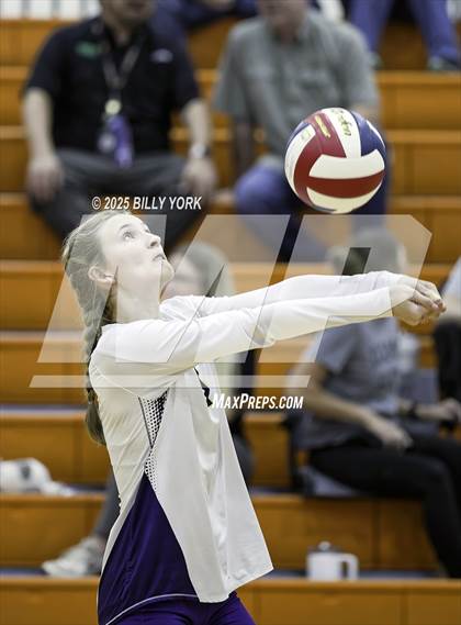 Thumbnail 3 in Grand Saline vs Edgewood photogallery.