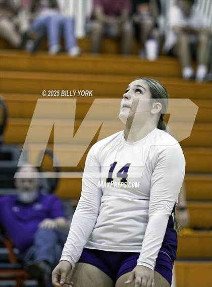 Thumbnail 2 in Grand Saline vs Edgewood photogallery.