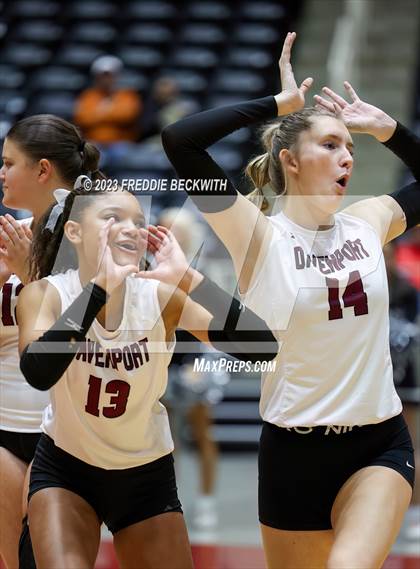 Thumbnail 3 in Davenport vs. Randall (UIL 4A Volleyball Final) photogallery.