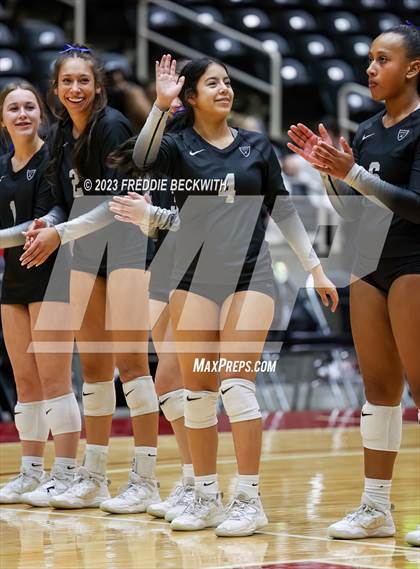 Thumbnail 1 in Davenport vs. Randall (UIL 4A Volleyball Final) photogallery.