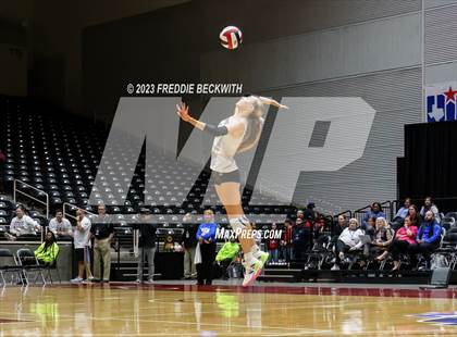 Thumbnail 2 in Davenport vs. Randall (UIL 4A Volleyball Final) photogallery.