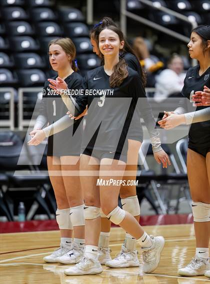 Thumbnail 3 in Davenport vs. Randall (UIL 4A Volleyball Final) photogallery.