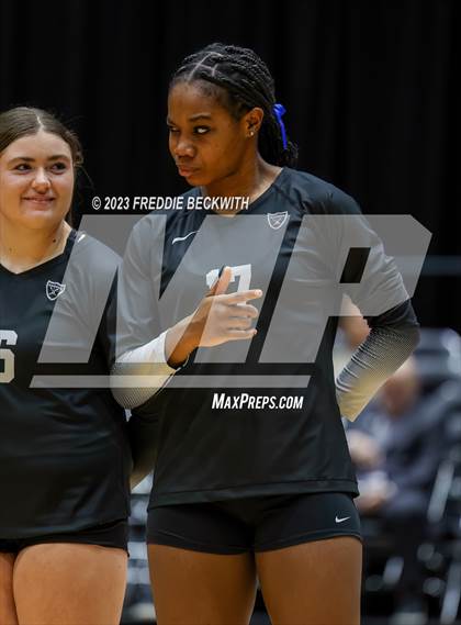 Thumbnail 3 in Davenport vs. Randall (UIL 4A Volleyball Final) photogallery.