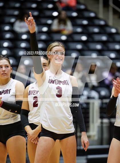 Thumbnail 3 in Davenport vs. Randall (UIL 4A Volleyball Final) photogallery.