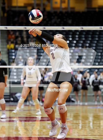 Thumbnail 2 in Davenport vs. Randall (UIL 4A Volleyball Final) photogallery.