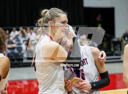 Thumbnail 3 in Davenport vs. Randall (UIL 4A Volleyball Final) photogallery.