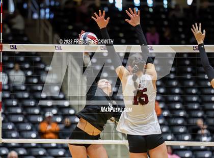Thumbnail 1 in Davenport vs. Randall (UIL 4A Volleyball Final) photogallery.
