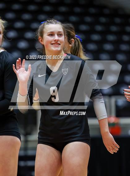 Thumbnail 2 in Davenport vs. Randall (UIL 4A Volleyball Final) photogallery.