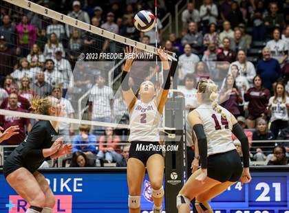 Thumbnail 3 in Davenport vs. Randall (UIL 4A Volleyball Final) photogallery.