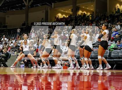 Thumbnail 3 in Davenport vs. Randall (UIL 4A Volleyball Final) photogallery.
