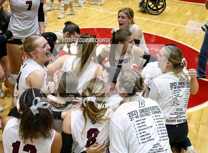 Thumbnail 3 in Davenport vs. Randall (UIL 4A Volleyball Final) photogallery.