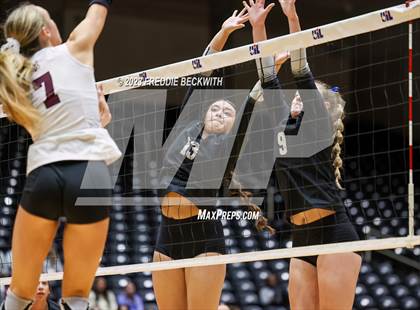 Thumbnail 3 in Davenport vs. Randall (UIL 4A Volleyball Final) photogallery.