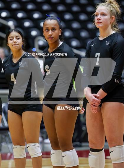 Thumbnail 2 in Davenport vs. Randall (UIL 4A Volleyball Final) photogallery.