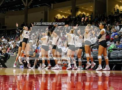 Thumbnail 3 in Davenport vs. Randall (UIL 4A Volleyball Final) photogallery.