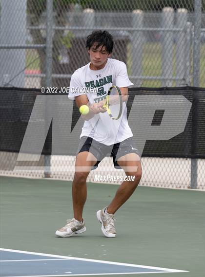Thumbnail 1 in Reagan [Ronald] vs Southlake Carroll (UIL 6A Boys Singles Tennis State Semifinal) photogallery.