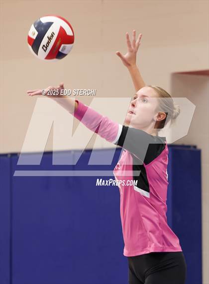 Thumbnail 2 in JV: Green County @ Adair County photogallery.
