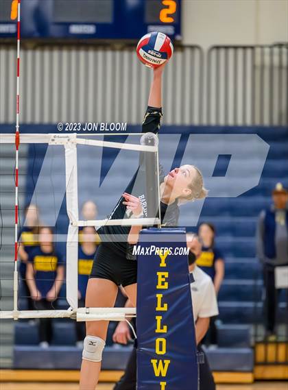 Thumbnail 2 in RHAM vs. Joel Barlow (CIAC Class M Final) photogallery.