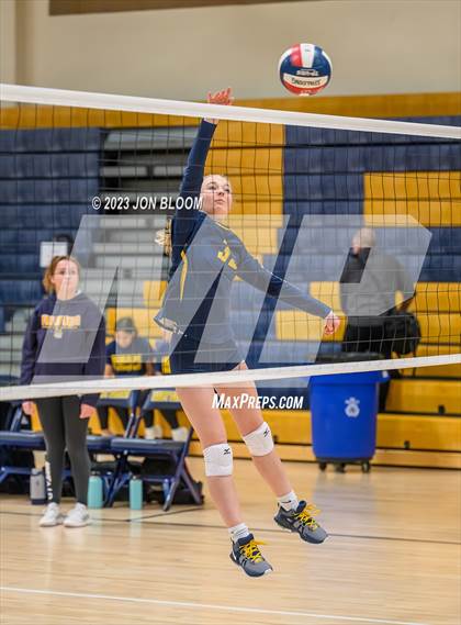 Thumbnail 3 in RHAM vs. Joel Barlow (CIAC Class M Final) photogallery.