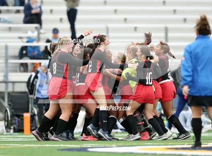 Thumbnail 3 in Nansemond River vs First Colonial (VHSL Class 5 Final) photogallery.