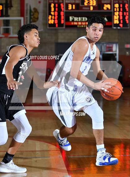 Thumbnail 2 in Saddleback Valley Christian vs. Servite (Nike Extravaganza) photogallery.