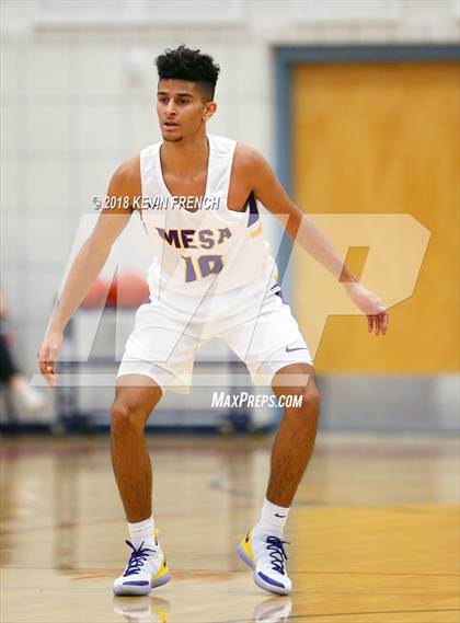 Thumbnail 1 in Mesa vs. Desert Mountain (McClintock Holiday Shootout) photogallery.