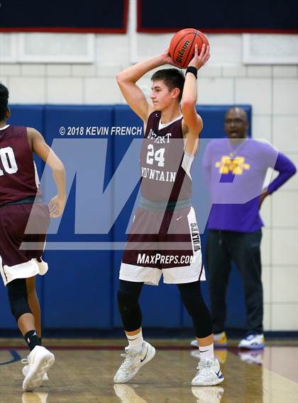 Thumbnail 1 in Mesa vs. Desert Mountain (McClintock Holiday Shootout) photogallery.