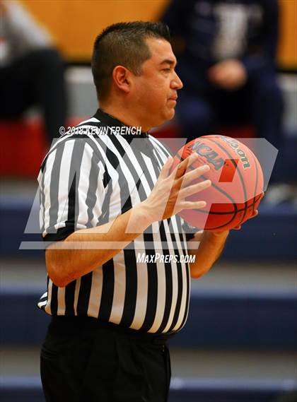 Thumbnail 1 in Mesa vs. Desert Mountain (McClintock Holiday Shootout) photogallery.