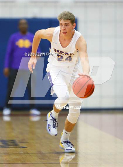 Thumbnail 1 in Mesa vs. Desert Mountain (McClintock Holiday Shootout) photogallery.